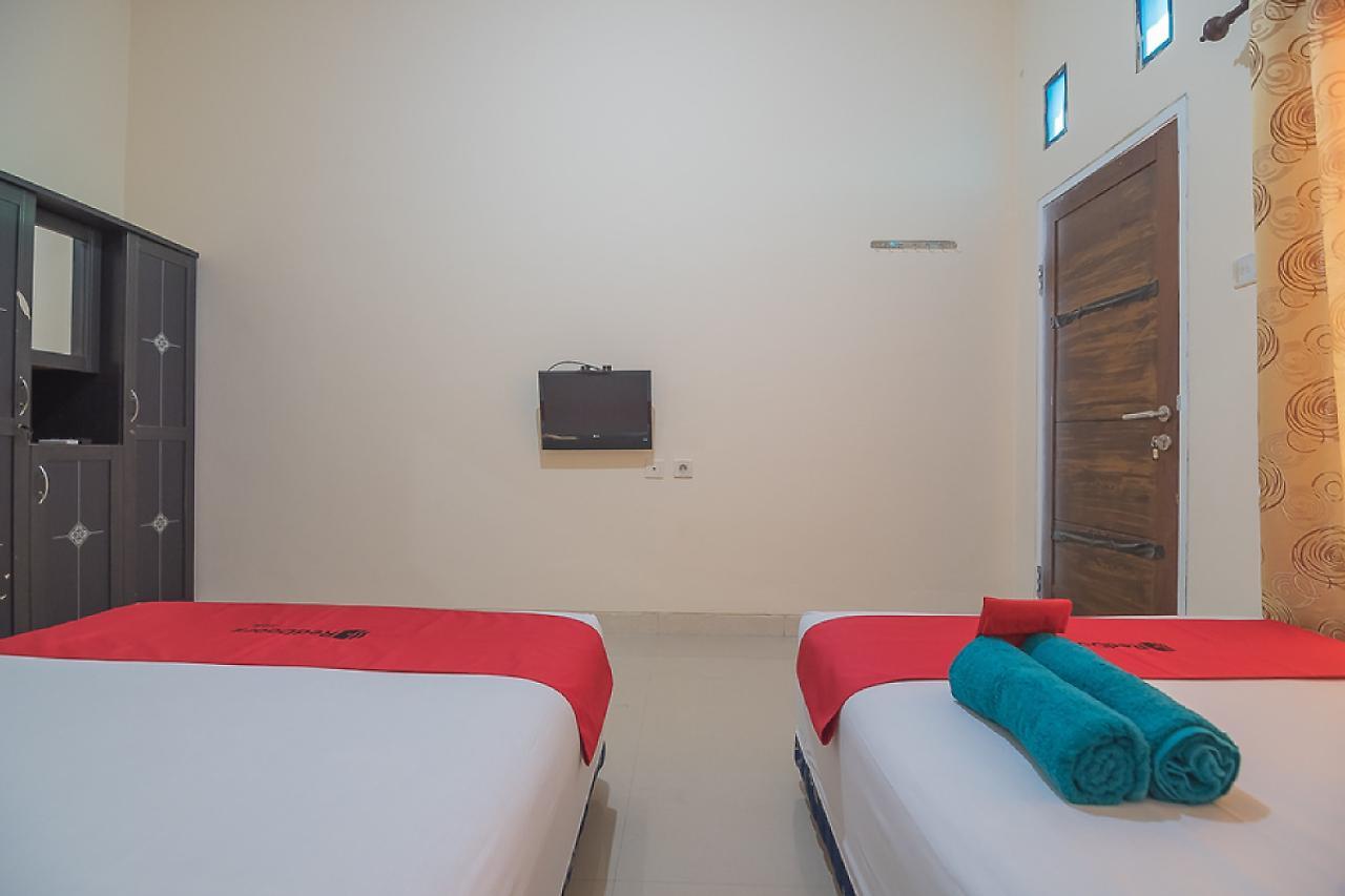 Reddoorz Near Lapangan Tenis