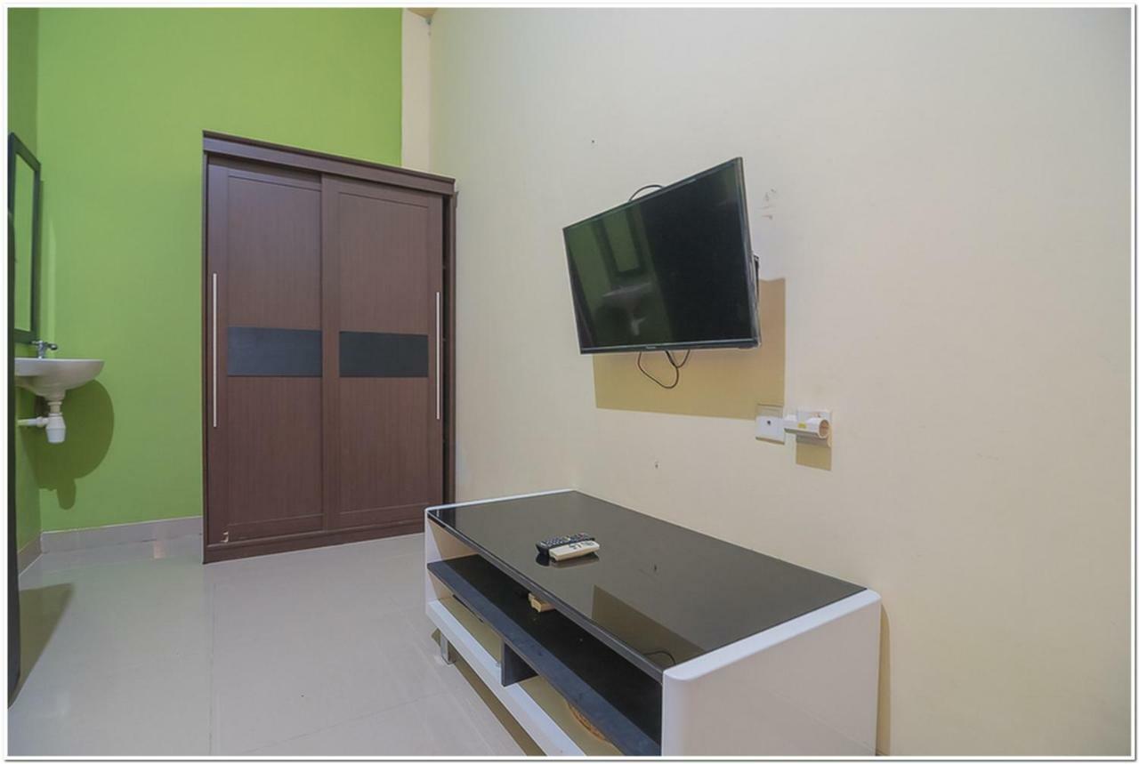 Wisma tamu Reddoorz Near Lapangan Tenis Balikpapan (Borneo)